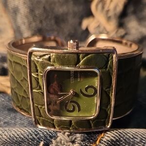 Green Textured Women's Watch